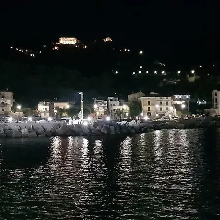 Petra Marina Apartamento Pisciotta